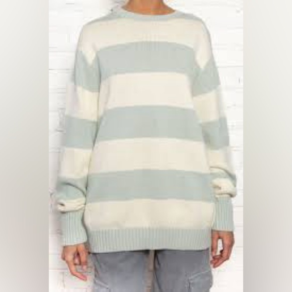 BRANDY MELVILLE STRIPPED SWEATER